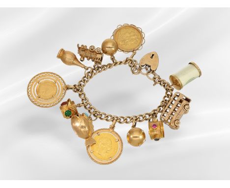 Armband: Interessantes vintage Bettelarmband mit 12 Anhängern, überwiegend 18K Gold: Ca. 19cm lang, ca. 72,4g, Armband aus 37