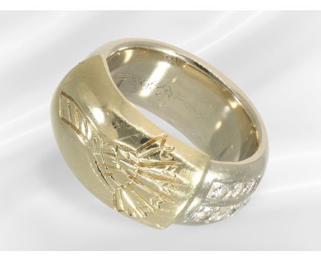 Ring: solider Brillant-Goldschmiedering, Bicolor: Ca. Ø19mm, RG59, ca. 22,2g schwer, 14K Gold, Bicolor, verzierter Ringkopf c