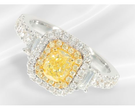 Ring: Moderner weißgoldener Goldschmiedering mit einem intensiv gelben Diamant von ca. 1,01ct, neuwertig: Ca. Ø17,5mm, RG55, 