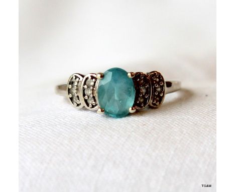 9ct white gold aqua ring 