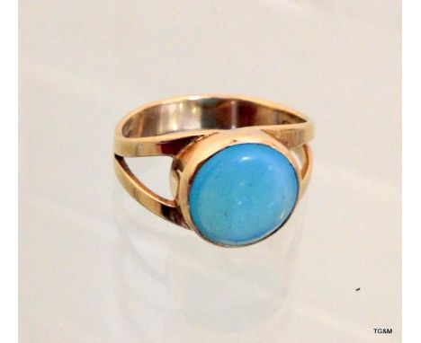 A 9ct gold ladies Chalcedony ring size R