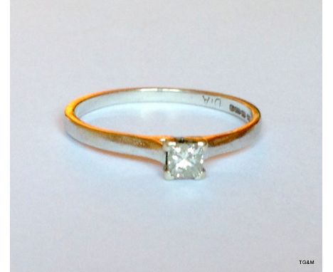 9ct gold diamond solitaire ring size P