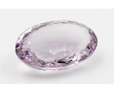 Amethyst, 93,14 ct. Oval facettiert. Hell lavendelfarben. Beigegeben: Gemstone Identification Report Nr. GRS/187923/JP.