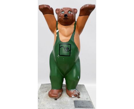 Originaler "Buddy Bär". Lebensgroße Bärenskulptur "Richy". Klassische Form als so genannter "Tänzer".  Glasfaserverstärkter K