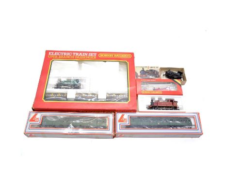 Lima, Hornby and Airfix OO gauge model railway locomotives, four including Lima BR DMU powered car and dummy car; Hornby ref.