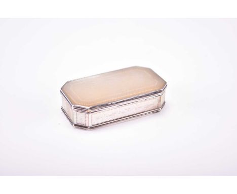 A Chinese silver and mother of pearl snuff box, late 18th/early 19th centuryMade for the European market, of canted rectangul