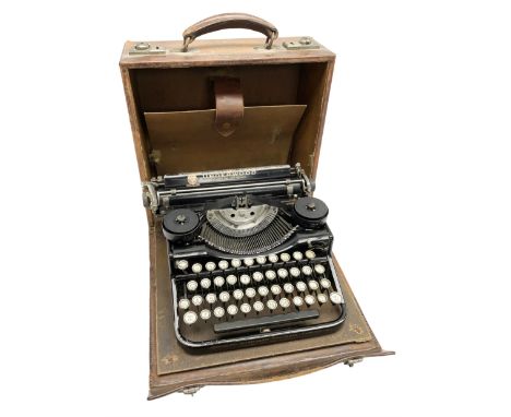 Underwood Standard Four Bank Keyboard typewriter in leather case
