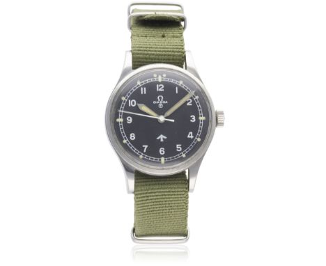 A GENTLEMAN'S STAINLESS STEEL BRITISH MILITARY OMEGA RAF PILOTS WRIST WATCH DATED 1953, REF. 2777-1 SC D: Black dial with Ara