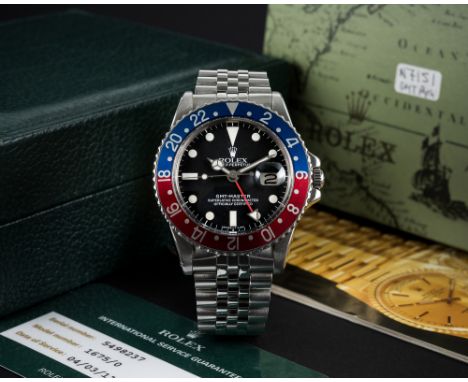 A GENTLEMAN'S STAINLESS STEEL ROLEX OYSTER PERPETUAL DATE GMT MASTER BRACELET WATCH CIRCA 1978, REF. 1675 WITH ROLEX BOX &amp
