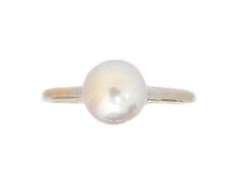 A cultured pearl ring, A cultured pearl ring, the cultured pearl measuring 7.5mm with tapered shoulders, ring size N, gross w