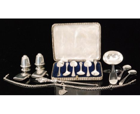 A small parcel lot of silver items to include a graduated Albert with fob, two vesta cases, a Victorian fiddle pattern sauce 