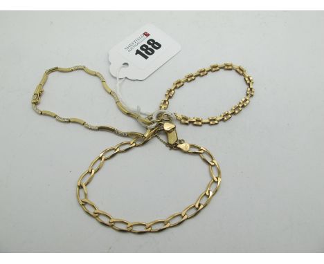 A 9ct Gold Flat Link Curb Bracelet, 20cm long, a wave style bracelet, with alternate inset panels, stamped "375", and an open