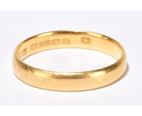 A 22ct yellow gold wedding band, size S, approx 3.9g.Additional InformationLight surface wear but basically in good condition