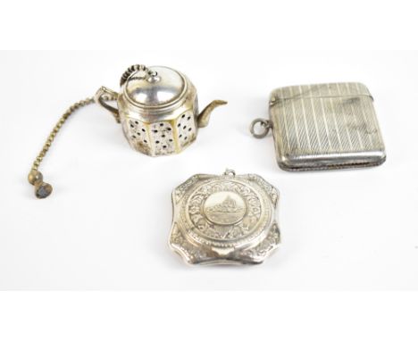 DEAKIN &amp; FRANCIS; a George V hallmarked silver vesta case of rounded rectangular form with engine turned engraved detail,