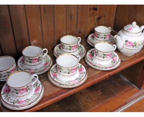 A Royal Worcester Royal Garden twenty piece tea service. Condition - good, no chips, cracks nor any restoration, general wear