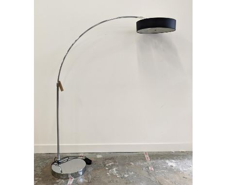 ESTILUZ IRIS FLOOR LAMP, polished metal with shade. 