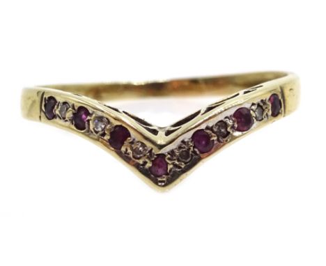 9ct gold diamond and ruby wishbone ring Condition Report Approx 1.5gm, size P-Q