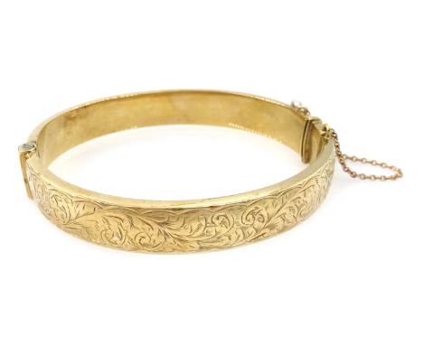 9ct gold hinged bangle, with engraved decoration hallmarked, approx 13.4gm