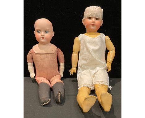 Toys &amp; Juvenalia - an Armand &amp; Marseille bisque shoulder head doll, weighted sleeping blue glass eyes, painted featur