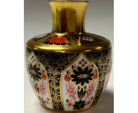 A Royal Crown Derby Imari palette 1128 pattern bottle vase, solid gold band, 11cm, first quality 