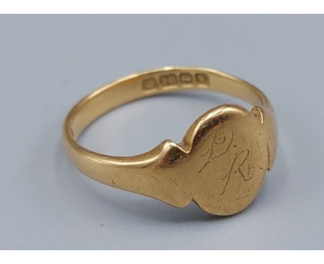 An 18ct gold Signet ring, 3.7gms, ring size K