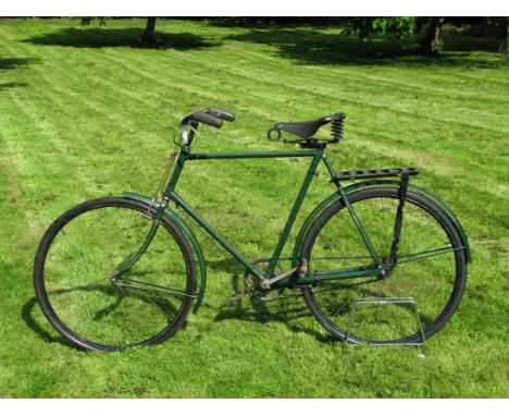 *1911 Raleigh Cycle Co. Ltd., 'Popular' Gentleman's Roadster. With a 24-inch frame numbered 353798,  this machine has the cor