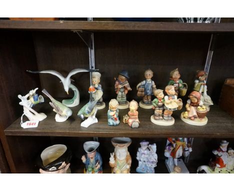 Thirteen Goebel figures, to include a gull, wingspan 23cm, (chips to some).&nbsp; 