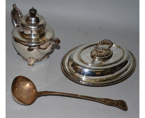 AN OVAL TUREEN & COVER, TEAPOT AND SOUP LADLE (3).
