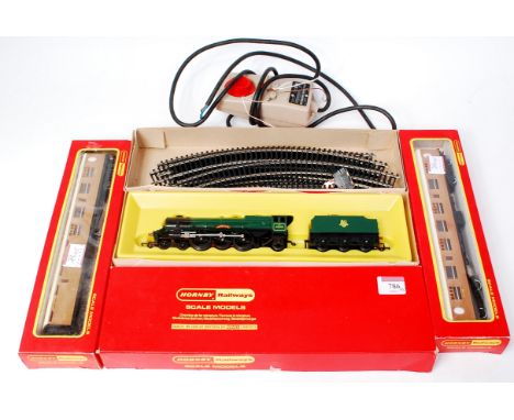 Hornby Railways R053 'Princess Elizabeth' engine and tender, gloss green, lining to cab sides only (G-BFG), R745 and R746, Th