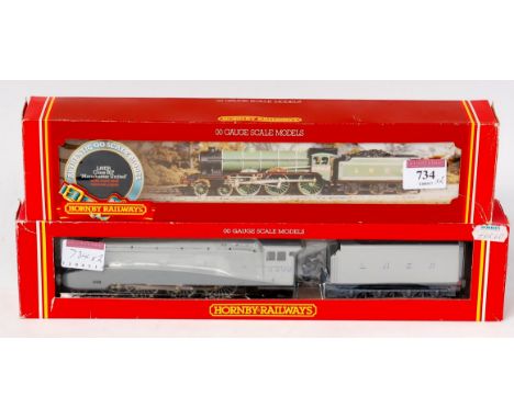 A Hornby R053 LNER green class B17 engine and tender 'Manchester United' (G-BG) together with R312 class A4 two tone grey 'Si