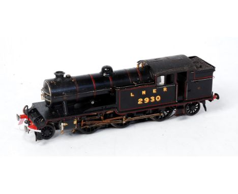 LNER black class V1 2-6-2 tank engine No. 2930 fitted with large skate pickup - blemishes to paintwork (F-G)
