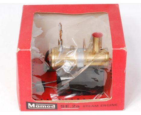 Mamod SE2A boxed stationary steam engine, of usual specification, in the original red window box, box window pierced (VG-BG)