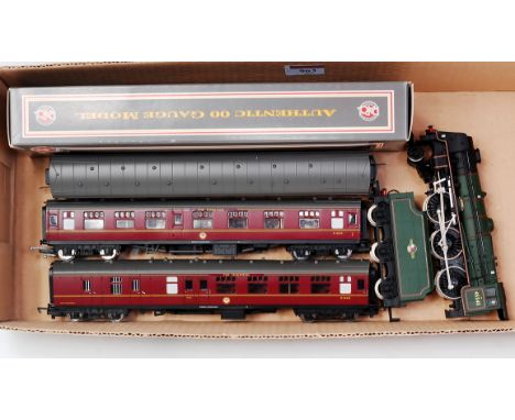 Tray containing Bachmann BR green Jubilee class engine and tender 'Planet' (G), 3 Hornby BR maroon Mk1 coaches, all with 'Mar
