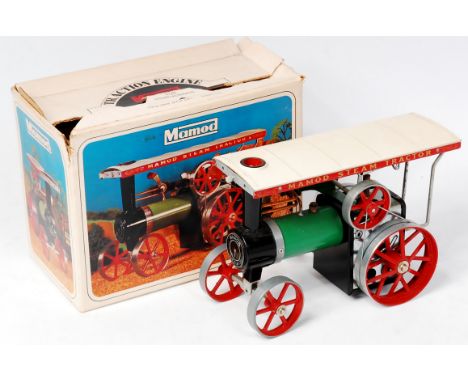 Mamod TE1A Live Steam Traction Engine, finished in green with white canopy and red detailing, in the original box, with steer