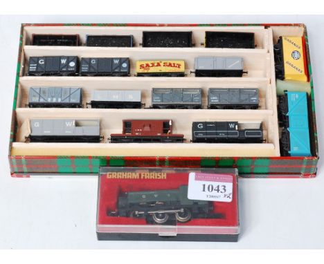 Graham Farish N gauge 0-6-0 pannier tank engine GWR green (G-BG), together with 17 mixed makes goods wagons (G)