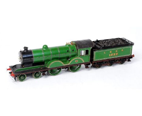 LNER light green class R1 4-4-0 c/w engine No. 1237 with connected 6 wheel tender (G-VG)