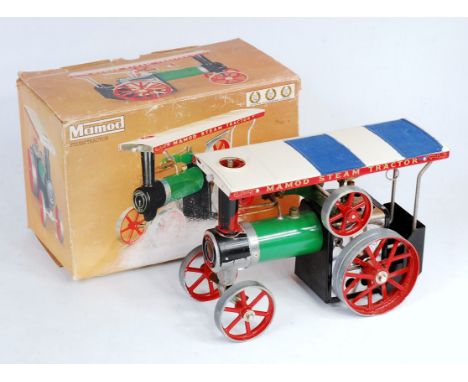 Mamod TE1A Live Steam Traction Engine, finished in green with white canopy and red detailing, in the original box, used condi
