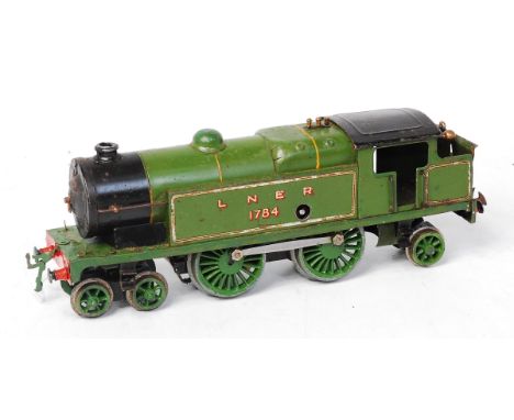 Hornby 1932-6 lighter green LNER c/w 4-4-2 No. 2 special Tank loco No. 1784 - wheels and buffer beams repainted, chips and sc