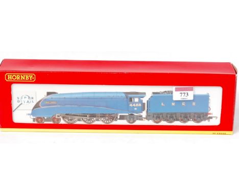 A Hornby R2059 LNER blue 'Mallard' engine and tender (G-BG)