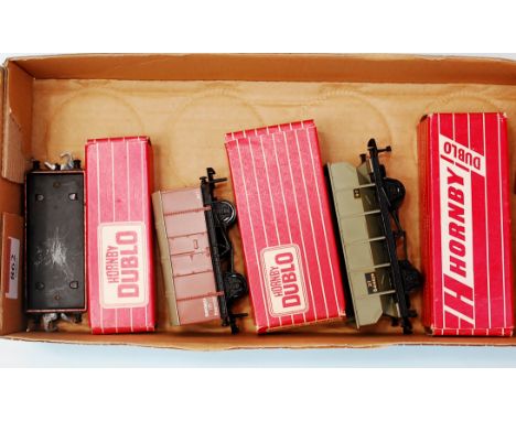 3 Hornby Dublo wagons 4644 21 ton hopper (G-BG), and export boxed 4463 gunpowder van and 4845 D1 low sided wagon (G-BG)