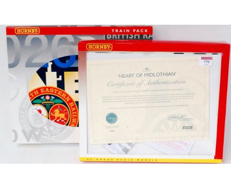 A Hornby R2794M 'Heart of Midlothian' train pack containing BR green class A4 engine and tender No. 60025 'Falcon', 2 composi