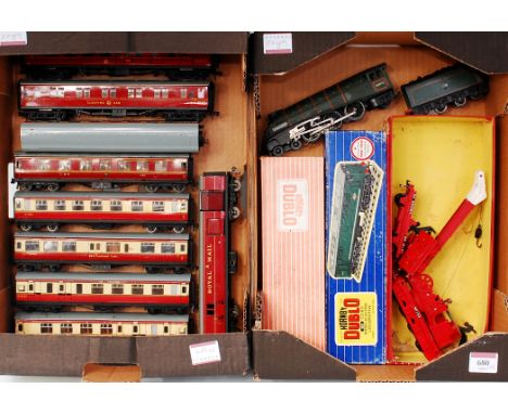 A Hornby Dublo 3-rail 3233 Co-Bo diesel locomotive, missing one bogie side frame otherwise good (G-BP), a 'Mallard' L11 engin