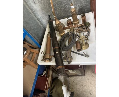 A COLLECTION OF VINTAGE METAL WARES TO INCLUDE, VINTAGE HOVER ETC 