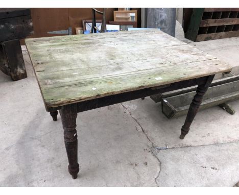 A VINTAGE PINE FARMHOUSE STYLE TABLE 