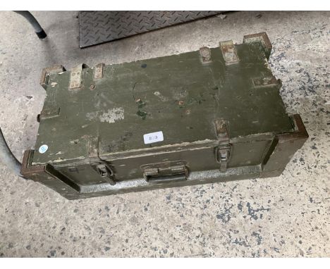 AN ARMY 'MINE' DETECTOR GREEN CRATE AND INSTRUCTIONS 