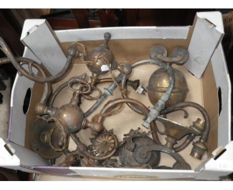 An Edwardian brass adjustable hanging lamp and similar fittings