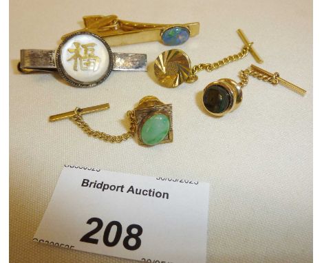 14ct gold and Jade stud or pin, Hong Kong Silver and Mother of Pearl tie clip with other Gents jewellery.Gold stud without ba