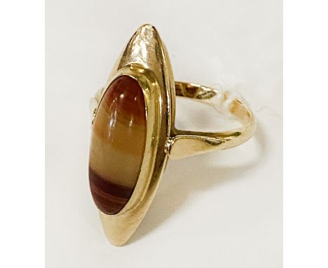 14CT GOLD AGATE CORNISH RING SIZE K/L - 3.4 GRAMS APPROX