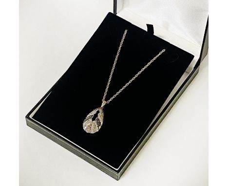 HM SILVER DIAMOND SET PENDANT WITH CHAIN