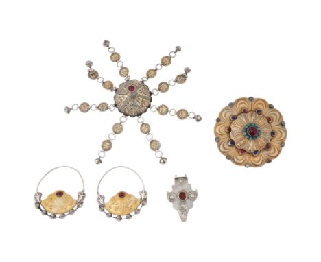A SELECTION OF TURKMEN CEREMONIAL JEWELS AND ACCESSORIES SET WITH CARNELIAN AND GLASS PROPERTY FROM A PRIVATE BRITISH COLLECT